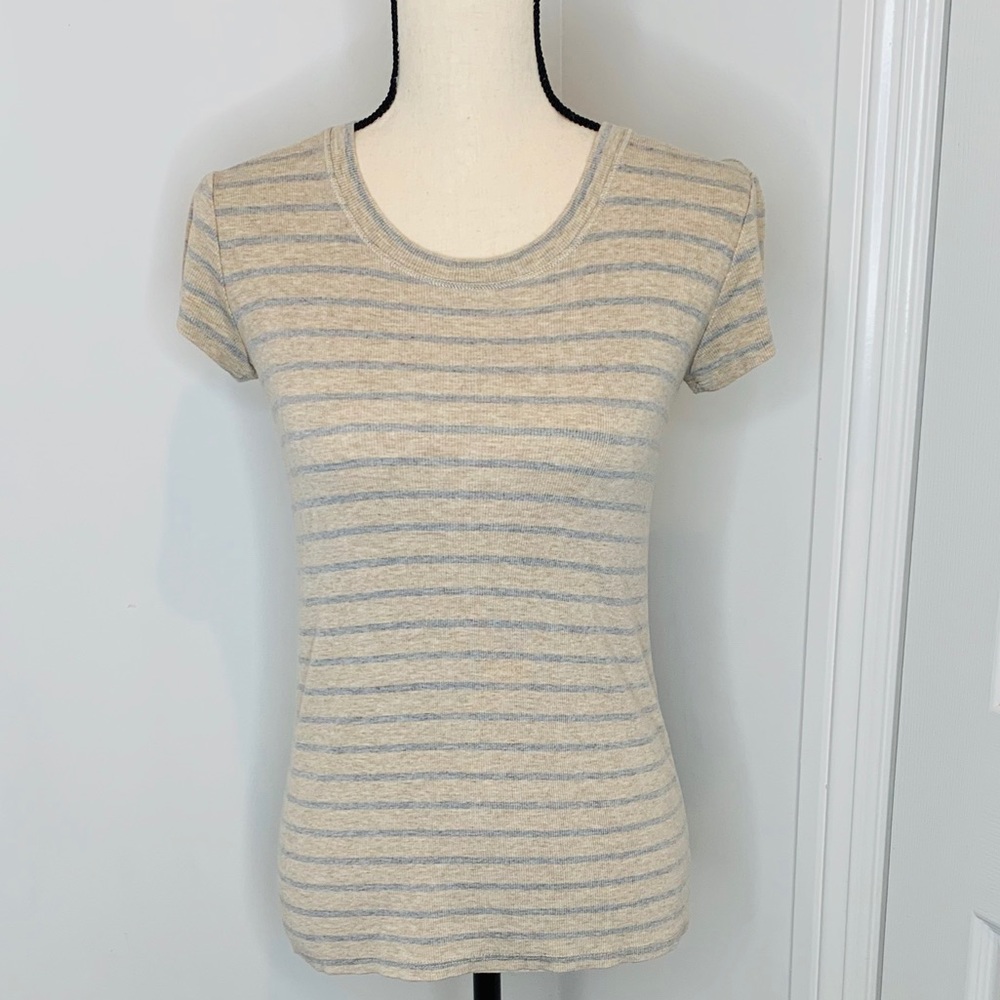 Short sleeve crew neck tee